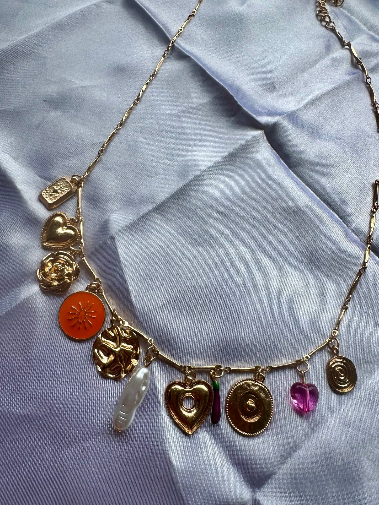 COLLIER À CHARMS -MIRA