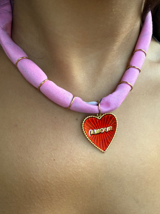 COLLIER BANDANA -LOVA