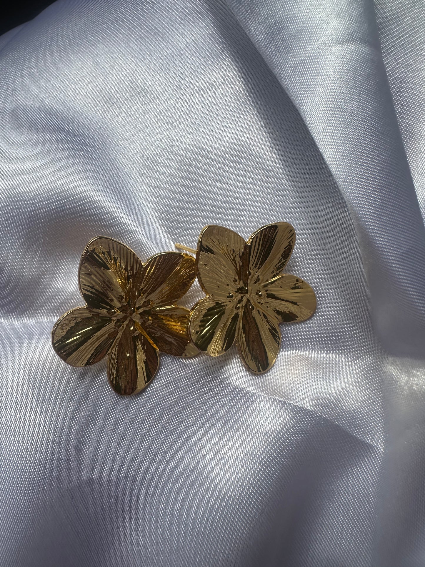 BOUCLES D'OREILLES DORÉES - FLORA